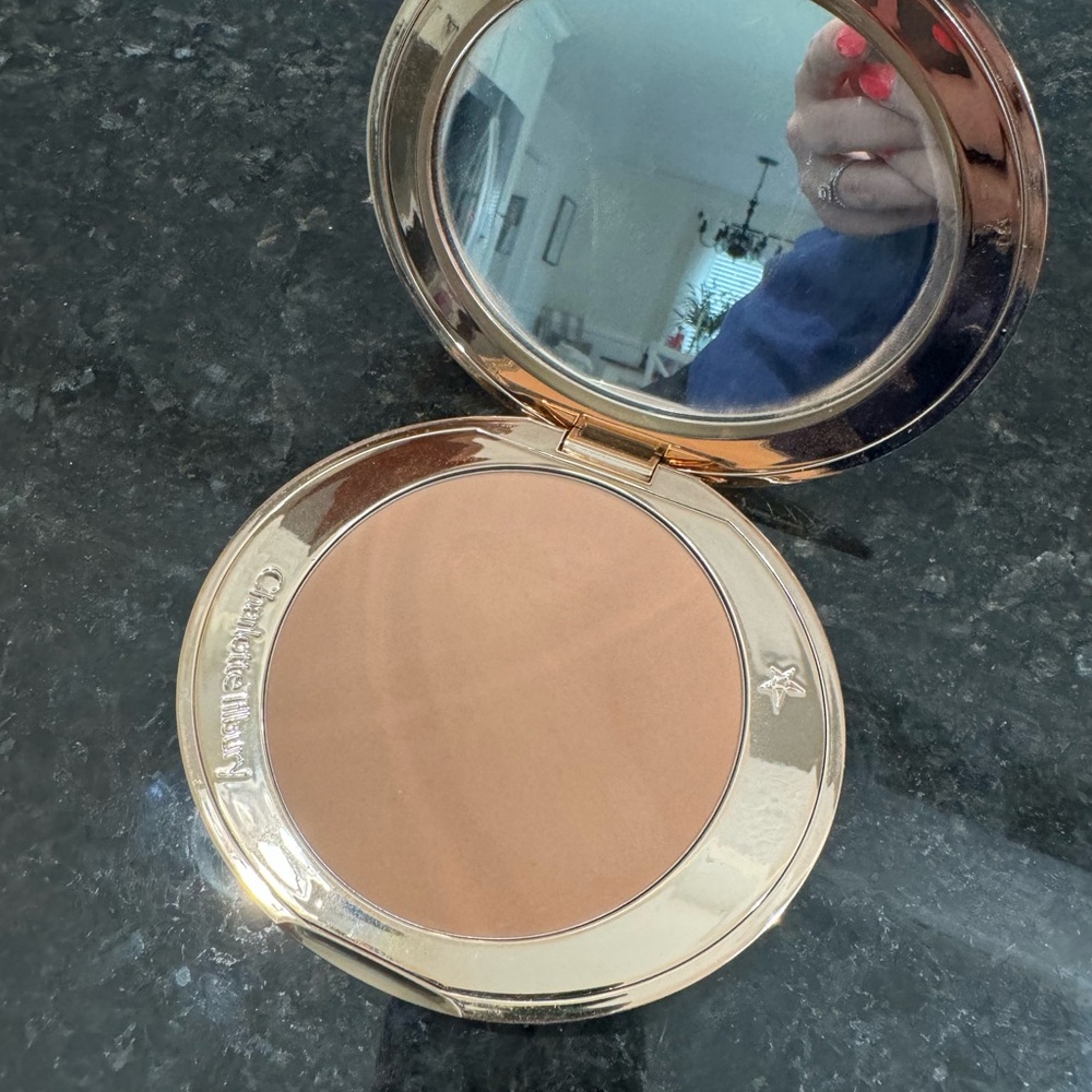 Charlotte Tilbury Airbrush Bronzer 2-medium